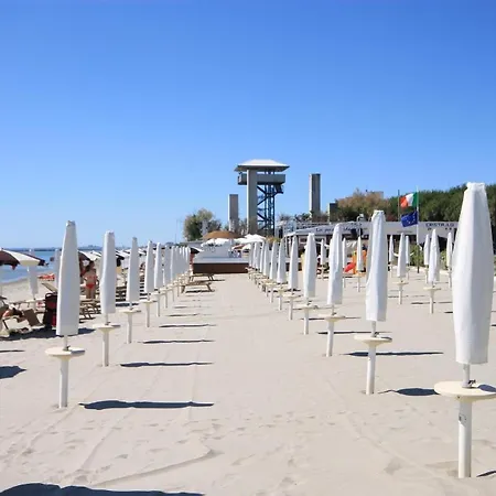 Ferienhaus In Mit Grossem Garten - B59365 リド・デッレ・ナツィオーニ