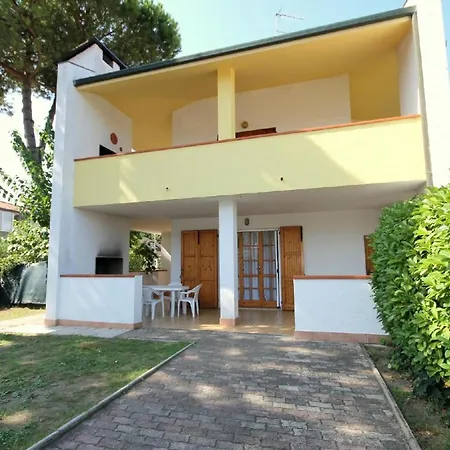 Ferienhaus Ferienhaus In Mit Grossem Garten - B59365 Lido delle Nazioni